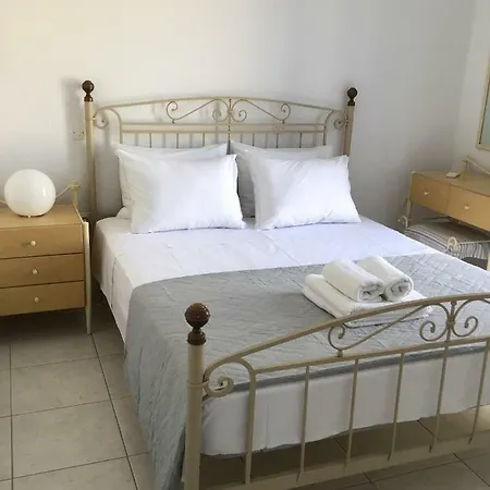 Terrace House Serifos Town